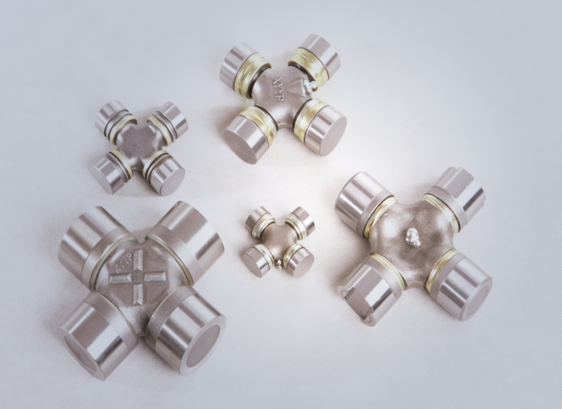 萬向節十(shi)字軸-EQ153方向機萬向(xiang)節-φ18×47-鷹牌軸承