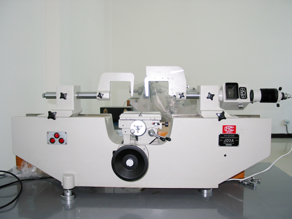 萬能測(ce)長儀-鷹牌軸承(chéng)